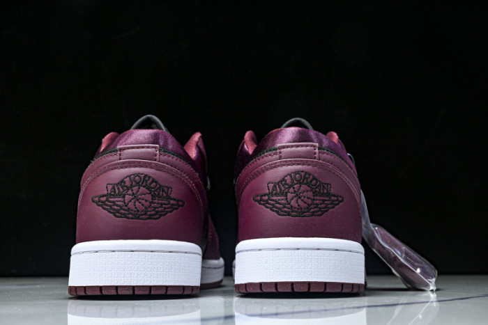 air Jordan 1 Low SE 