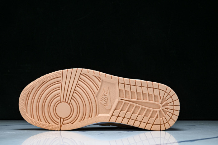 Wmns Air Jordan 1 Low 