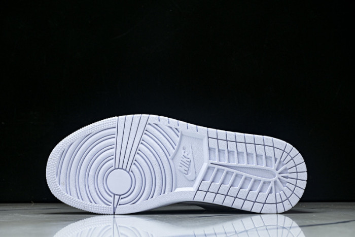 Air Jordan 1 Retro Low 