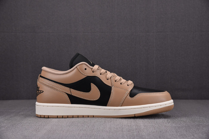 WMNS AIR JORDAN 1 LOW 