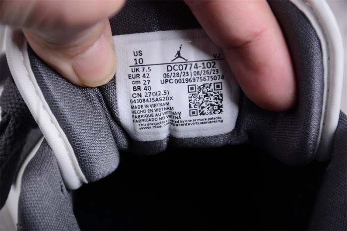 AIR JORDAN 1 LOW 