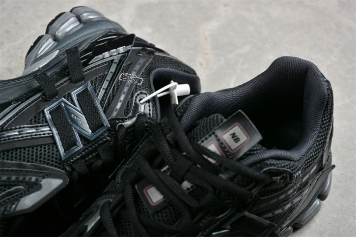 NEW BALANCE 1906A