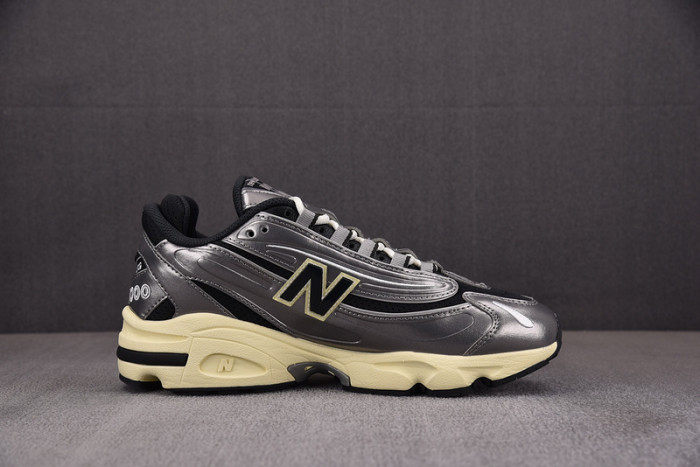 New Balance 1000