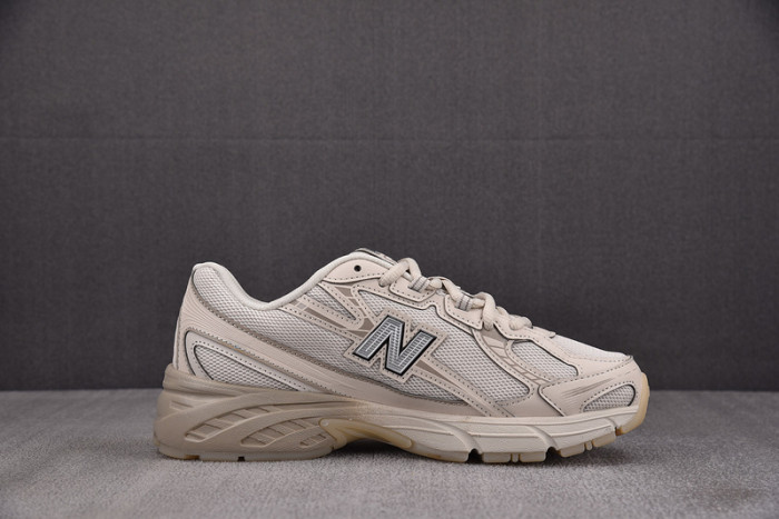 New Balance 740