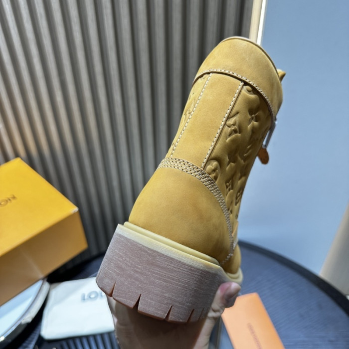 LV BOOTS L000056
