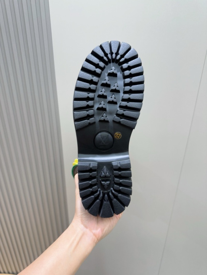 LV BOOTS L000070
