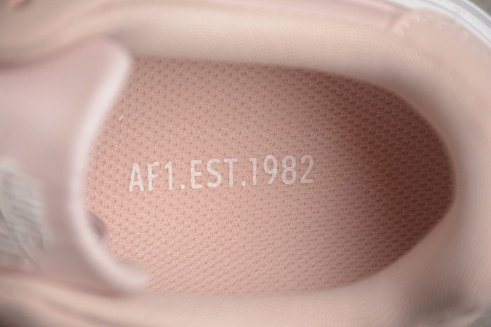 NIKE AIR FORCE 1 PLT.AF.ORM