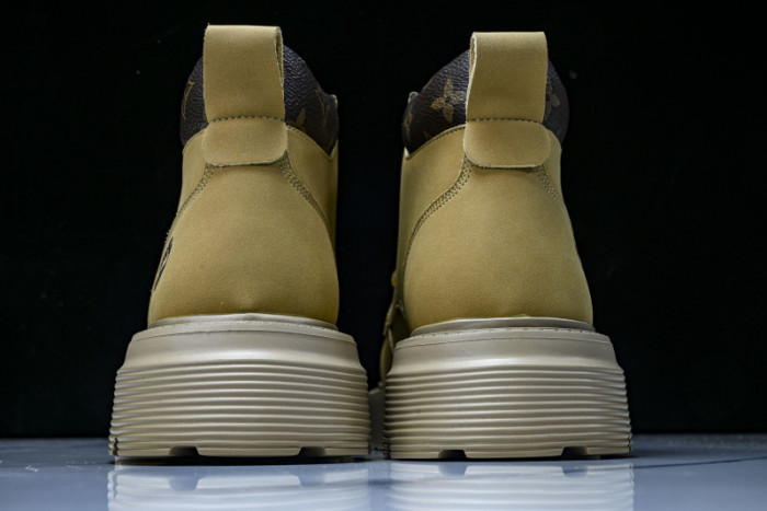LV BOOTS L000068