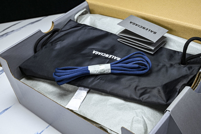 Ba1en*iaga monday ultra