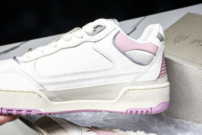 Golden Goose Seaker