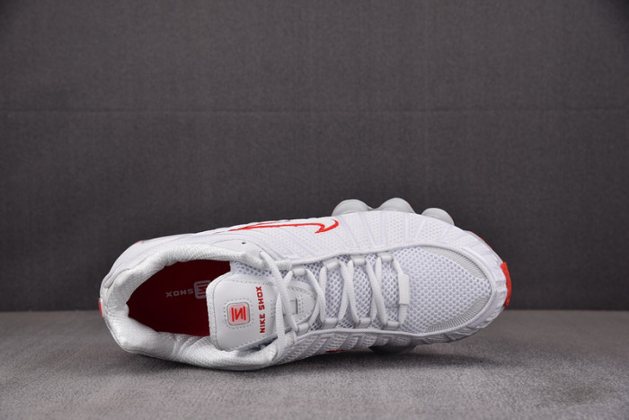 NIKE Wmns Shox TL