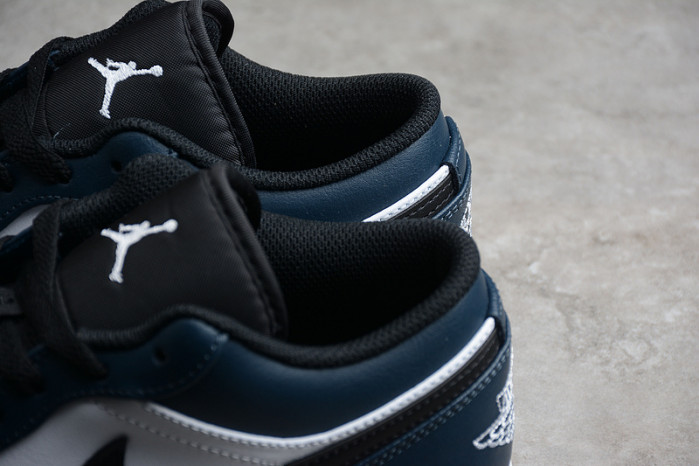 Air Jordan 1 Low