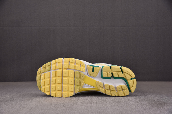Nike Air Zoom Vomero 5