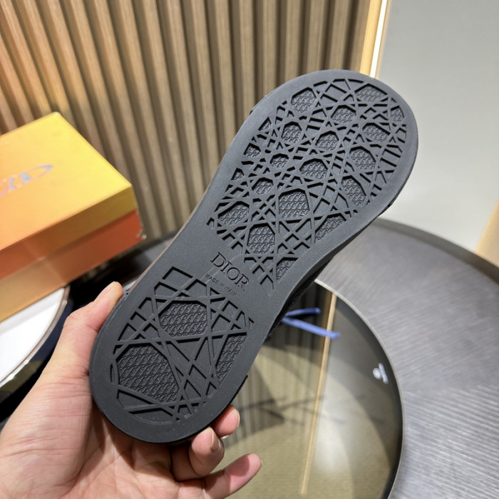 D10r b33 sneakers b330022