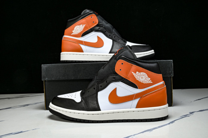 Air Jordan 1 Mid Black Toe Orange DQ8426-801