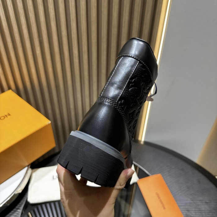 LV BOOTS L000058