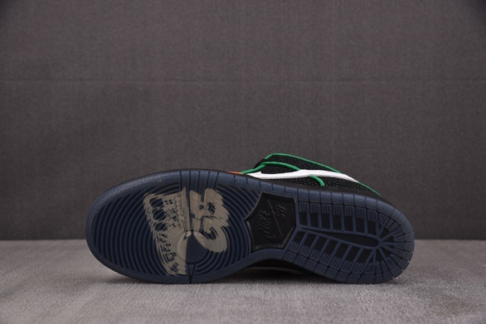 Bronx Girls Skate x Nike Dunk SB Low HV1664-001