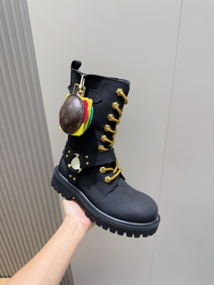 LV BOOTS L000071