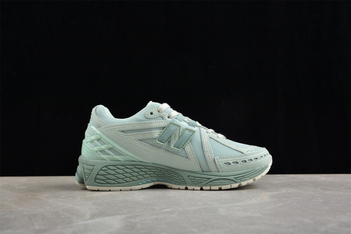 NEW BALANCE 1906R