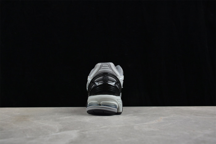 New Balance 1906R