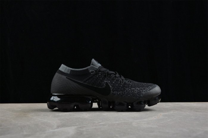 NIKE Air VaporMax