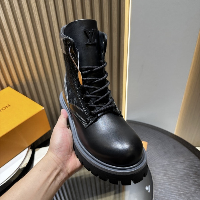 LV BOOTS L000055