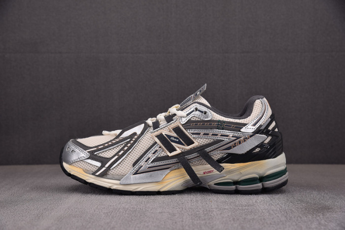 NEW BALANCE 1906A