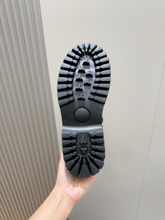 LV BOOTS L000071