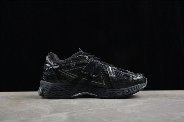 NEW BALANCE 1906A