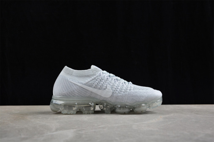 NIKE Air VaporMax