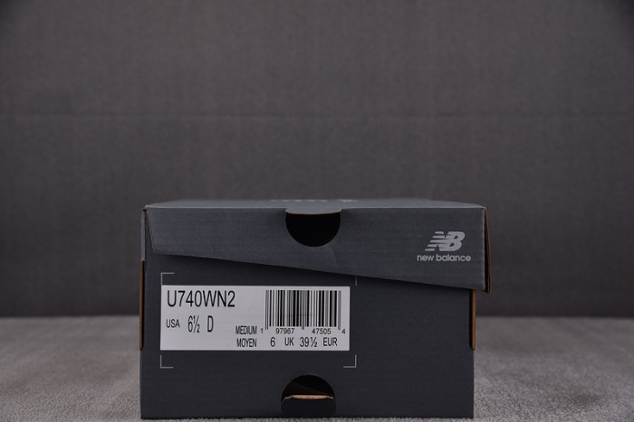 New Balance 740v2 