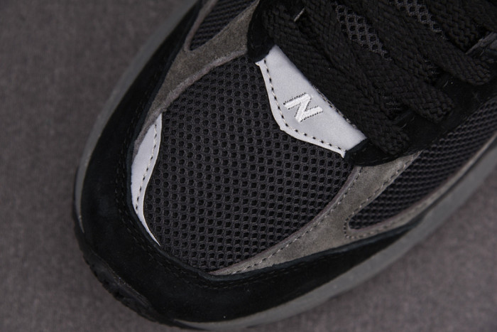 New Balance 2002R
