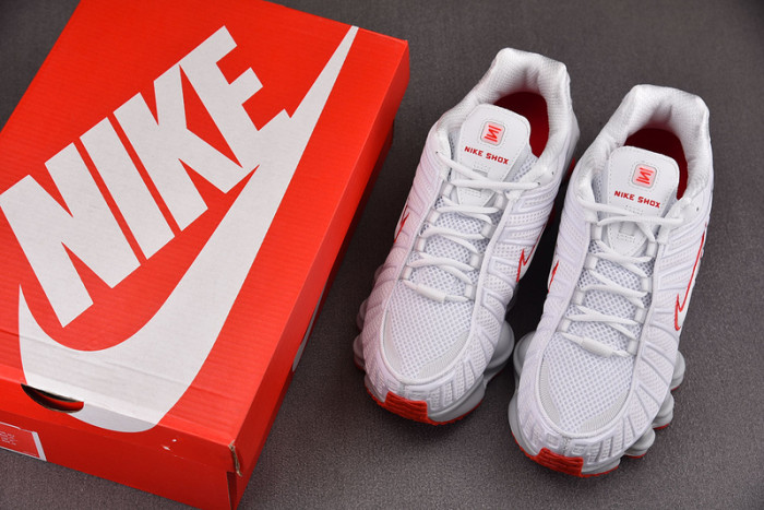 NIKE Wmns Shox TL