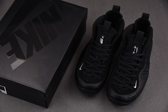 Comme des Garçons Homme Plus x NIKE Air Foamposite One