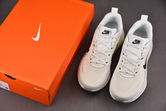 Nike Air Zoom Vomero 18