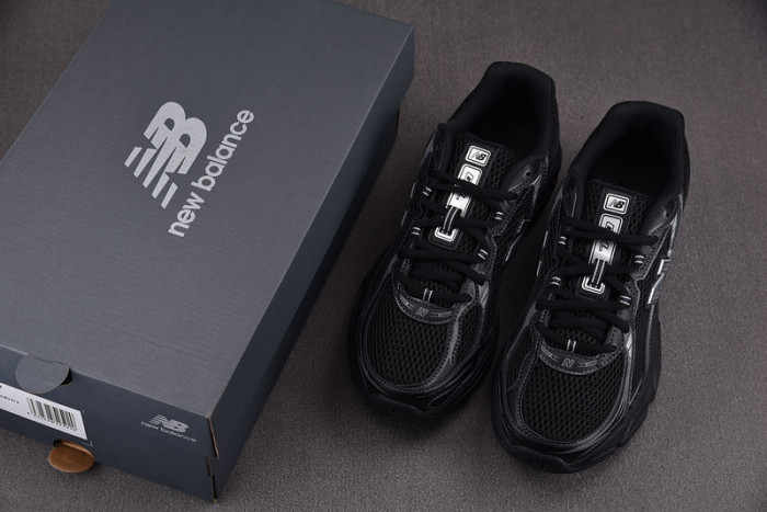 New Balance 740v2