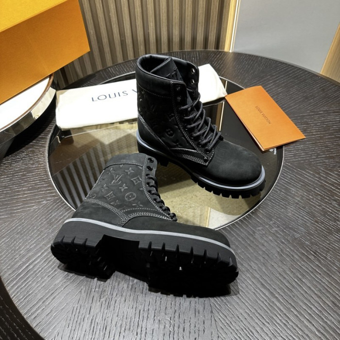 LV BOOTS L000057