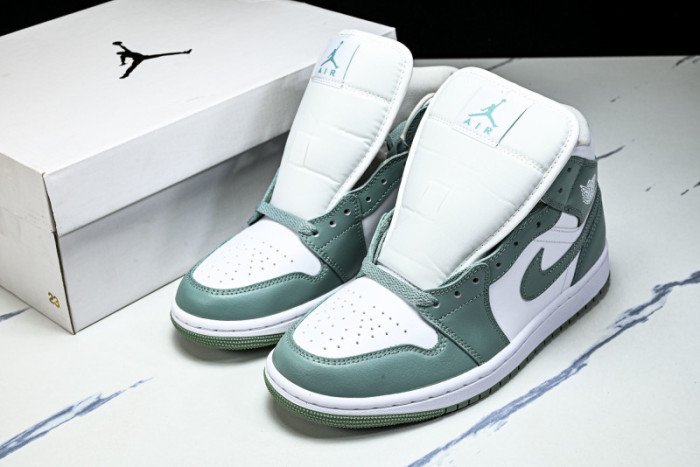 Air Jordan 1 Mid 