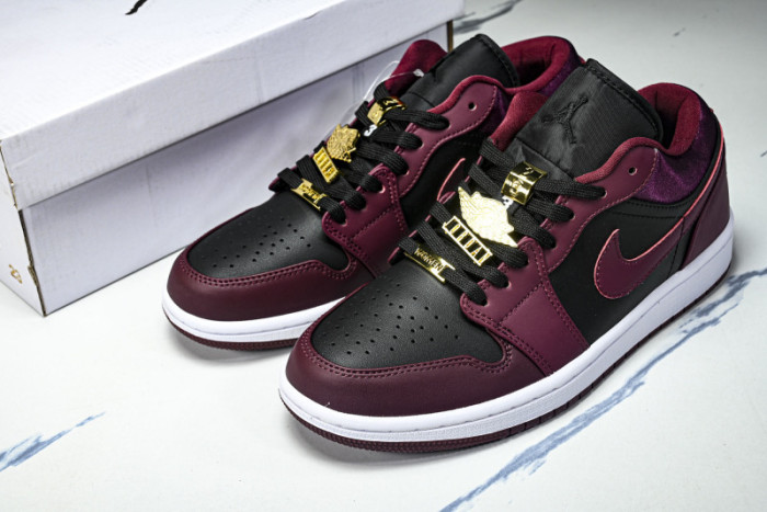 air Jordan 1 Low SE 