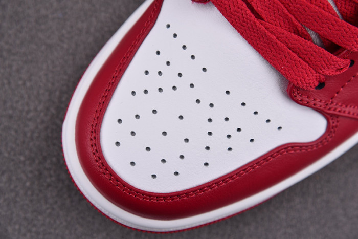 AIR JORDAN 1 LOW 