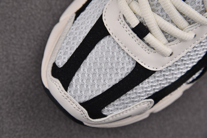 Nike Air Zoom Vomero 5