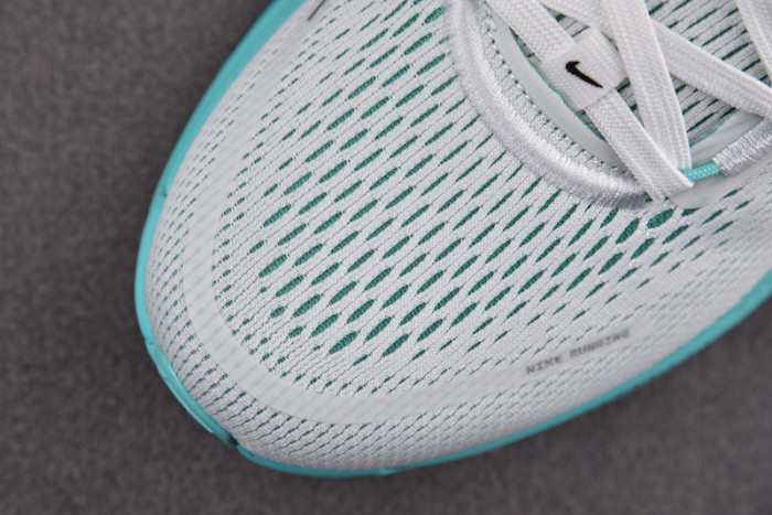 Nike Air Zoom Vomero 18