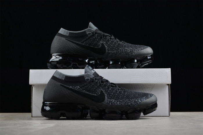 NIKE Air VaporMax