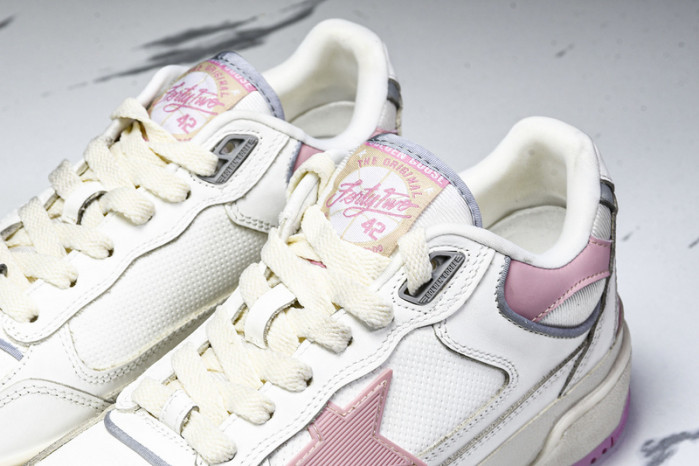 Golden Goose Seaker