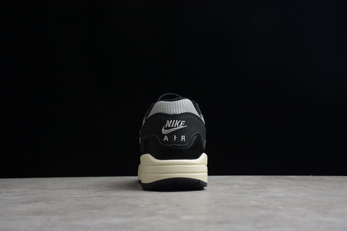NIKE PATTA X AIR MAX 1