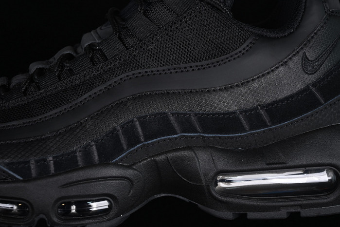 NIKE Air Max 95 Essential
