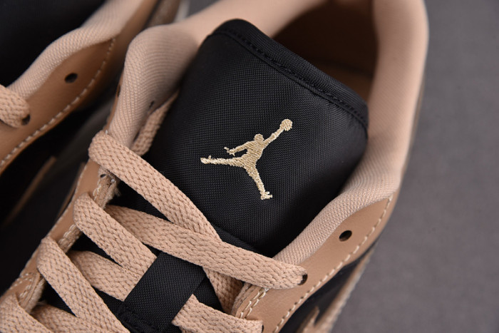 WMNS AIR JORDAN 1 LOW 
