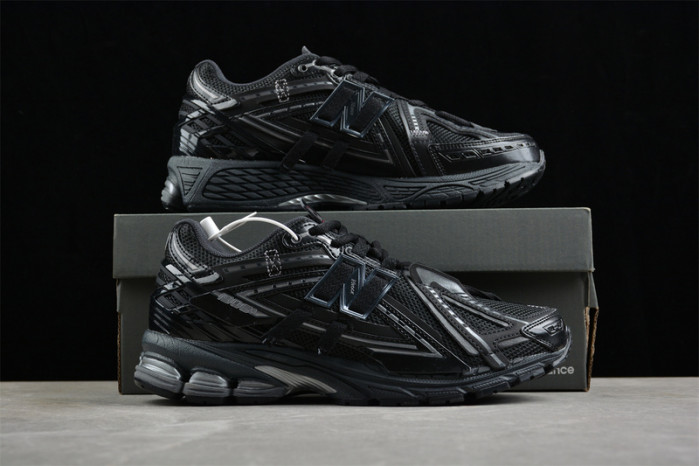NEW BALANCE 1906A