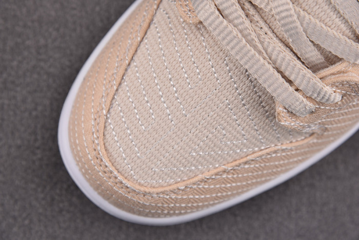Albino & Preto x NIKE Dunk Low SB