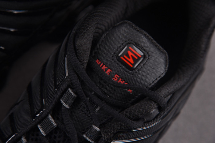 NIKE Wmns Shox TL